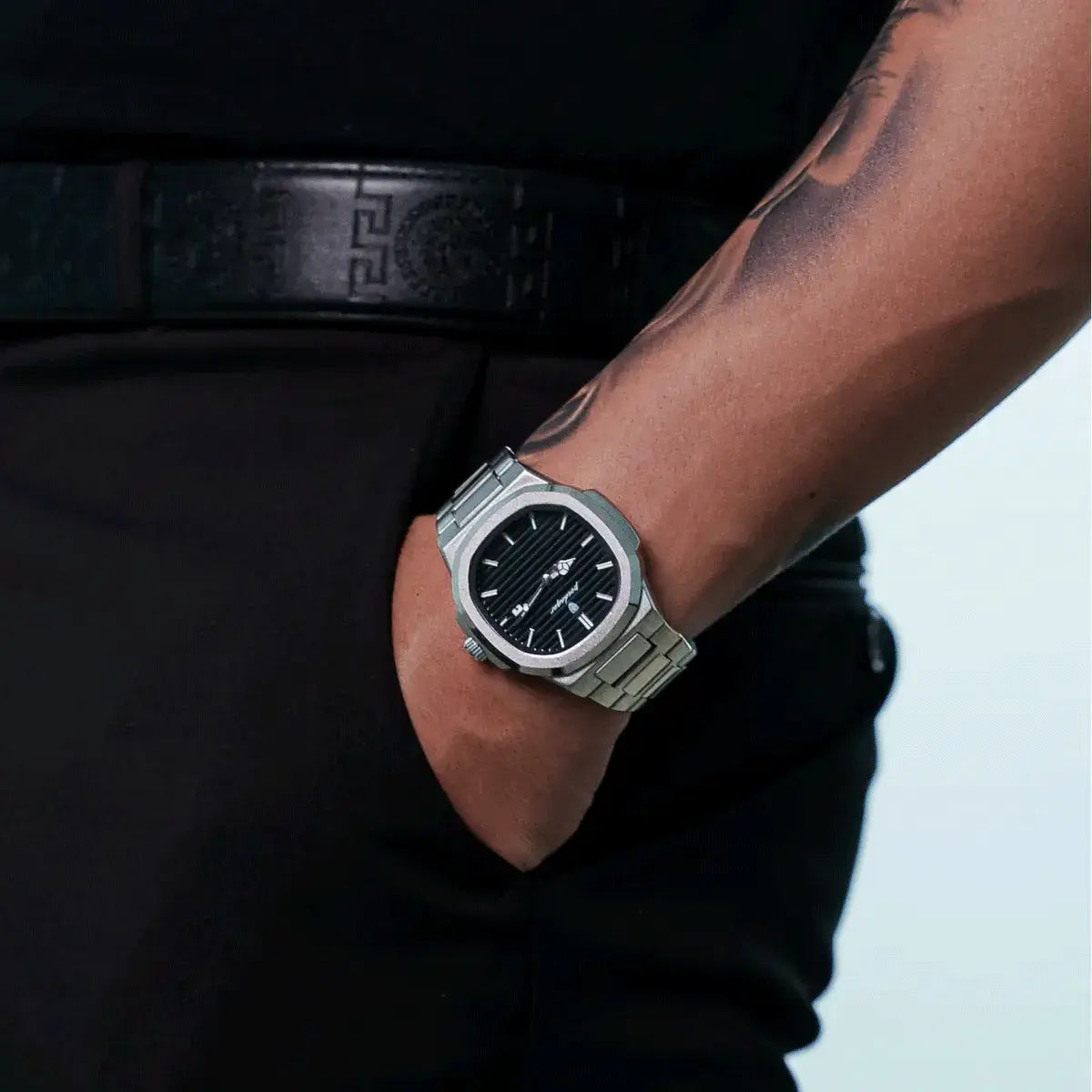 Men’s Luxe Nautilus™ Watch with a free strap kit – A real bargain!