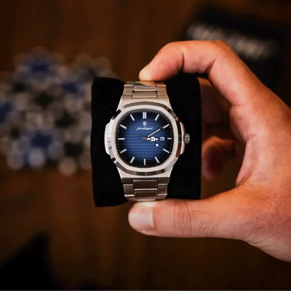 Men’s Luxe Nautilus™ Watch with a free strap kit – A real bargain!